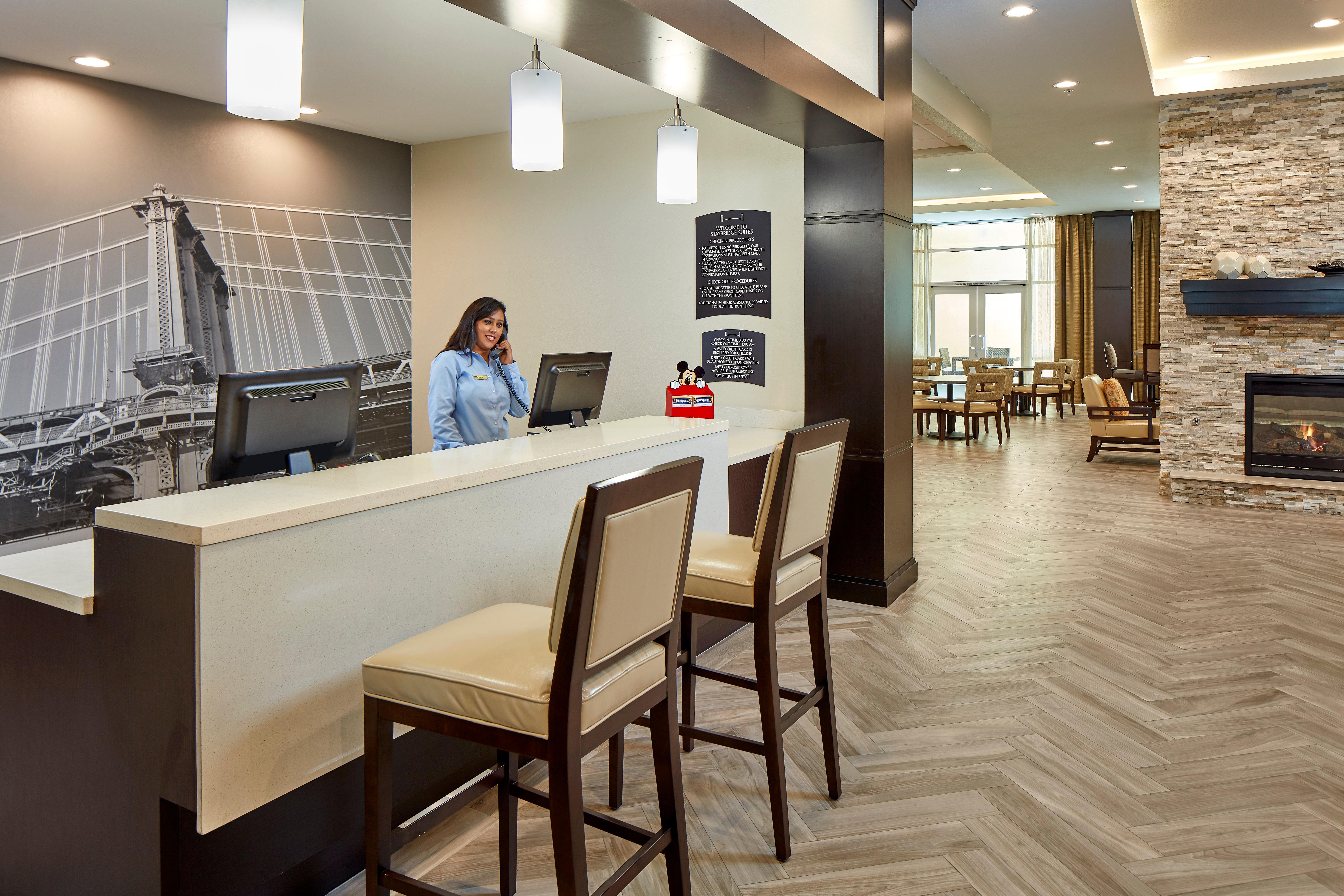 Staybridge Suites Anaheim At The Park By Ihg Eksteriør billede